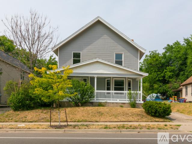 6 BR, 2 BA Apartment 619 M L K Jr St SE, Grand Rapids, MI 49507