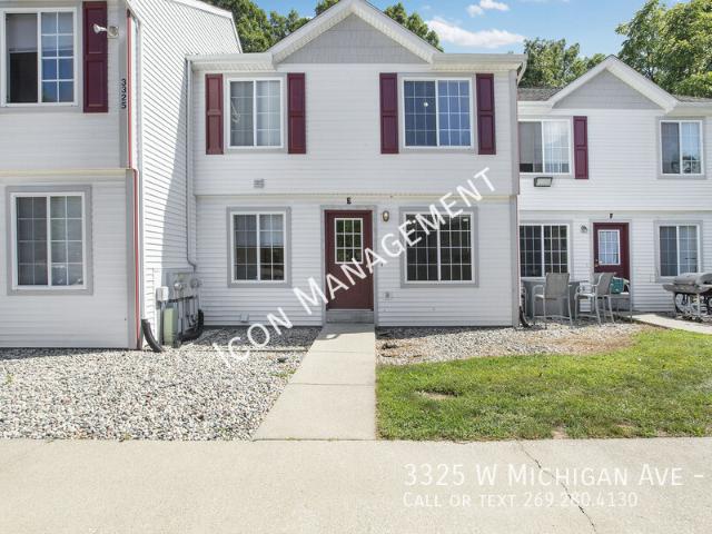 6 BR, 3.5 BA Apartment 3325 W Michigan Ave, Kalamazoo, MI 49006
