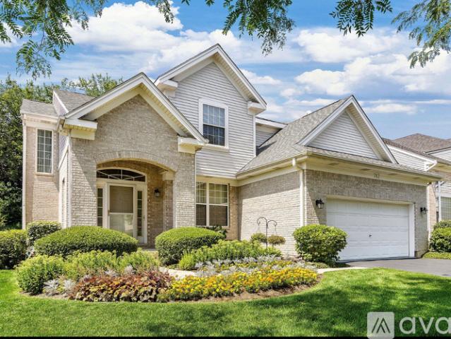6 BR, 3.5 BA Apartment 999 Citadel Court, Des Plaines, IL 60016