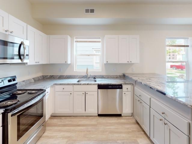 6 BR, 3 BA Apartment 1214 Washtenaw Ct, Ann Arbor, MI 48104