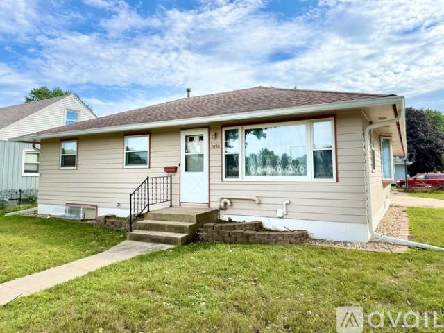 6 BR, 3 BA Apartment 2038 16 1 2 Street Northwest, Rochester, MN 55901