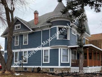 6 BR, 3 BA Apartment 635 Jackson St Oshkosh, WI 54901