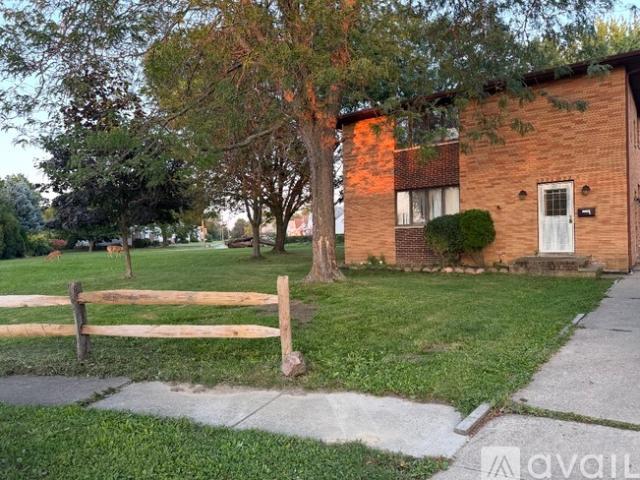 6 BR, 4 BA Apartment 21040 Trebec Ave, Unit Down and UP, Cleveland, OH 44119