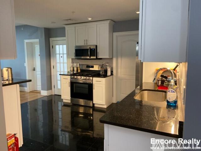 6 BR, 7 BA Apartment 1778 Commonwealth Ave, Unit 2, Boston, MA 02135