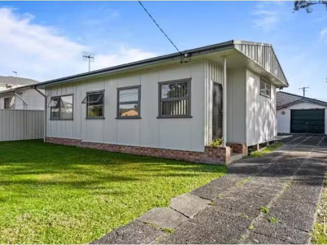 6 Brennon Road, GOROKAN House for rent Listed by Alana Wright.