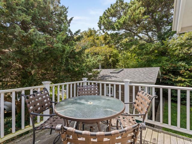 6 Brewster Ave, Oak Bluffs, MA 02557 | MLS #42895