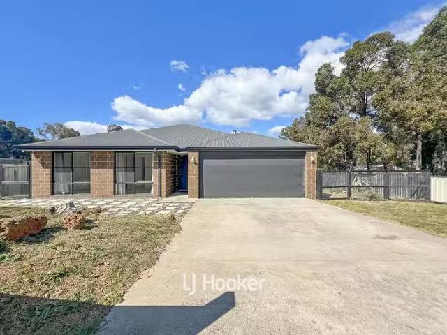 6 Cunningham Crescent, Collie, WA 6225