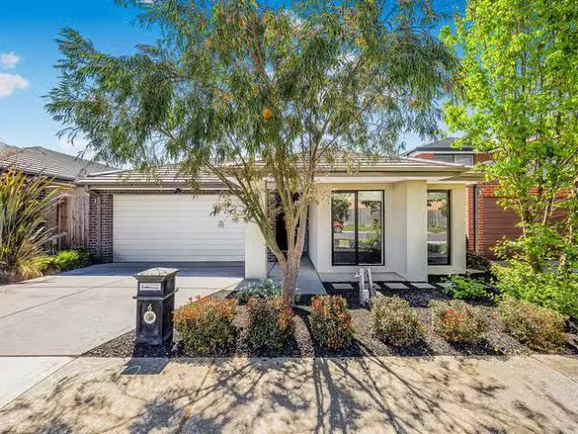 6 Caleana Court, Cranbourne North, VIC 3977