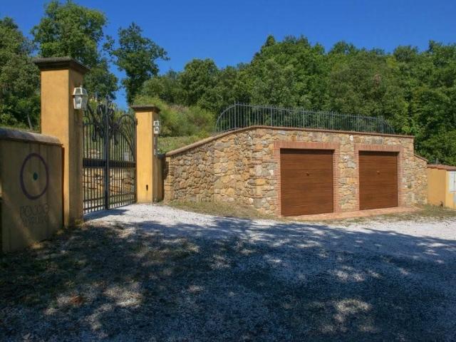 6 Camere da Letto Villa Toscana In Vendita A9591mr15. 352m² Montecatini Val di Cecina