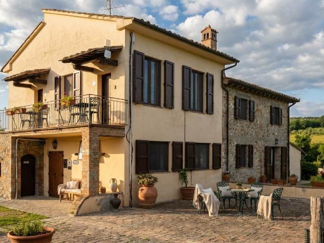 6 Camere da Letto Fattoria Toscana in Vendita A1190t. 367m² San Gimignano