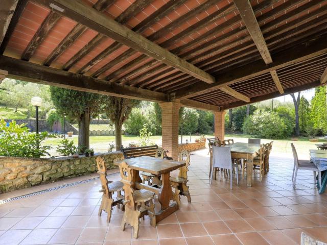 6 Camere da Letto Fattoria Toscana In Vendita A9591a. 454m² Volterra