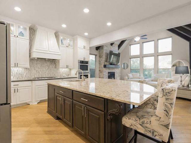 6 Canopy Green Dr, Tomball, TX