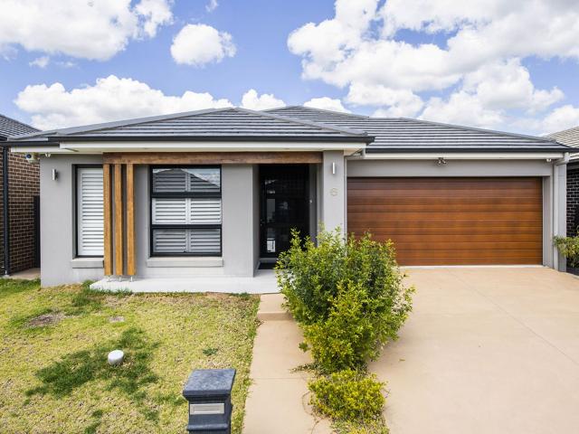 6 Cavalry Street Jordan Springs