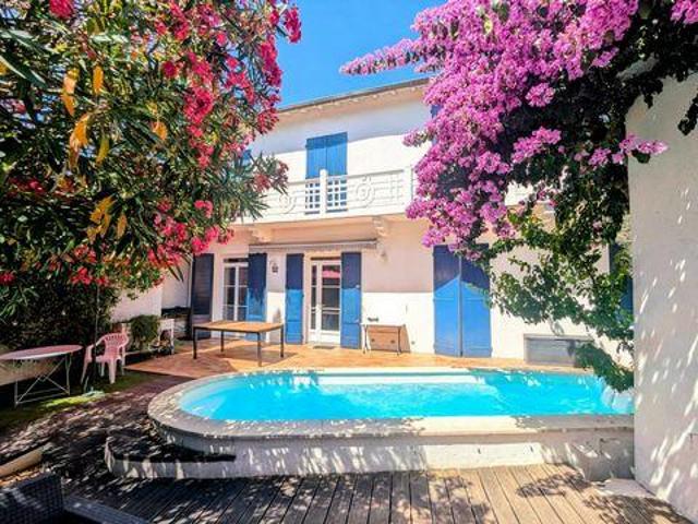 6 chambres, Nimes Languedoc 30900 103773036