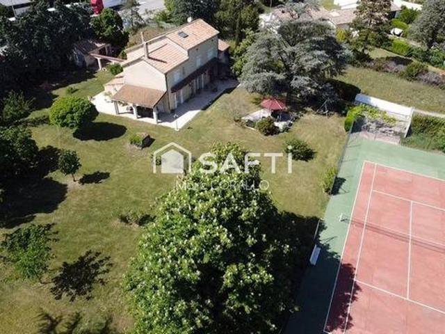 6 chambres, Bourg Rhône 26500 101229795