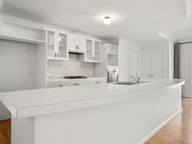 6 Coastal Retreat, Wannanup, WA 6210