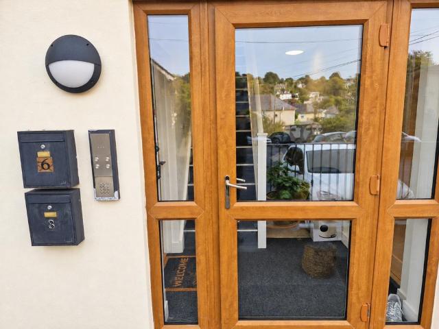 6 Corn Mill Apartments Blowing House. 2 bed flat to rent £775 pcm £179 pw
