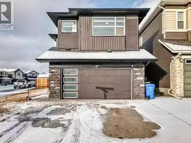 6 Corner Meadows Grove Ne, Calgary, AB, T3N 2C2 house for sa.