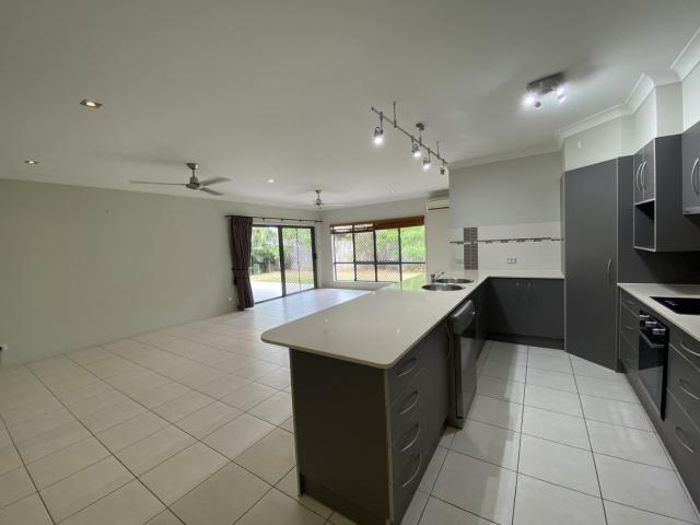 6 Craven StreetRedlynch QLD 4870, Australia