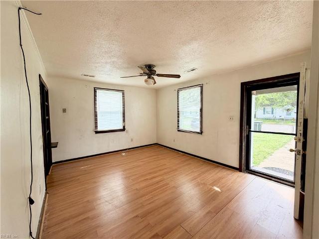 6 Crestwood CIR