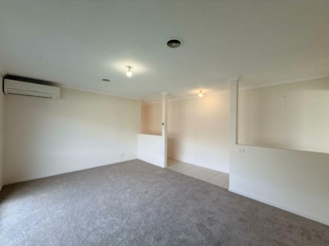 6 Day Place, Hampton Park VIC