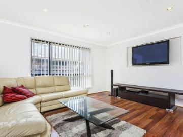 6 De Mole Street, Dunlop ACT, Belconnen