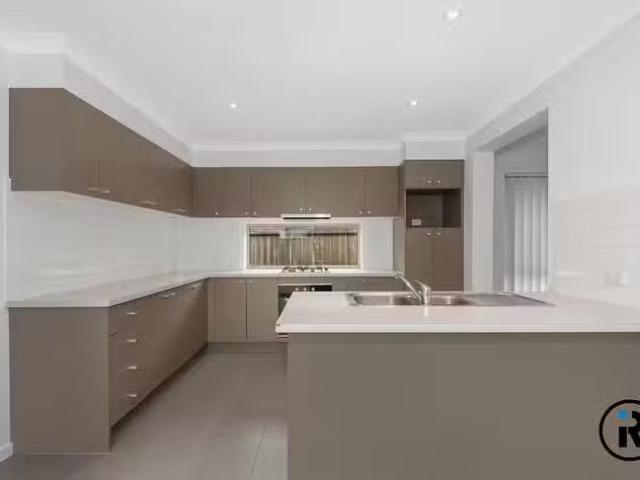6 Dee Lane, Coomera, QLD 4209