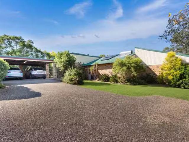 6 Deebing Creek Road, Yamanto, QLD 4305