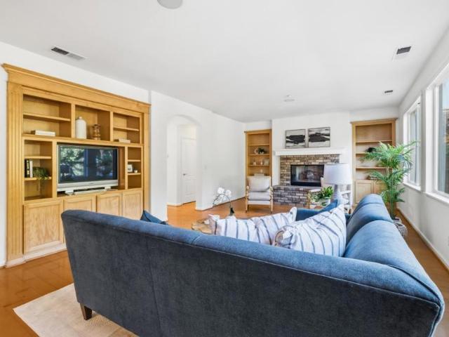6 Deerfield Drive