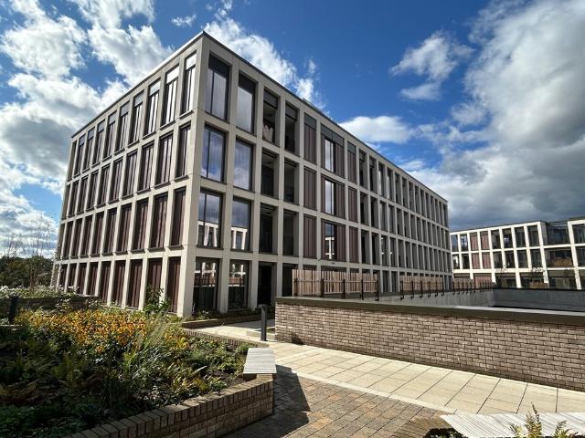 6 Devonshire Avenue GU21, 1 bed flat to rent, £1,300 pcm | PrimeLocation