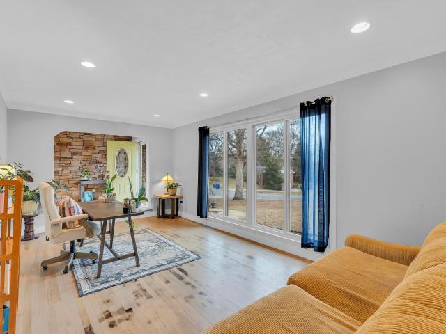 6 Devonshire Lane