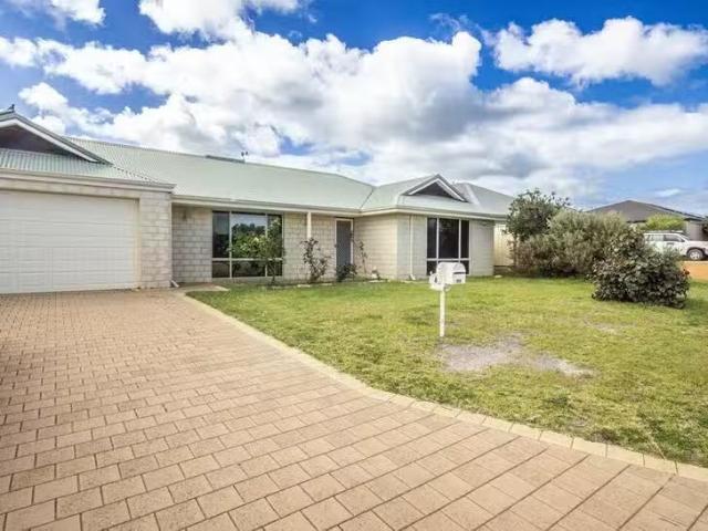 6 Doreen Pass, Wandina, WA 6530