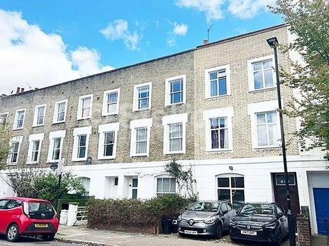 6 double bedrooms over 3 floors with 2 bathrooms mins to tube & shops