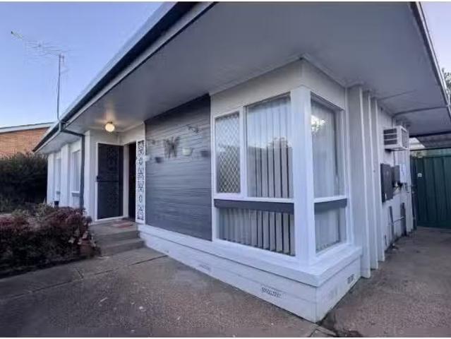 6 Evergreen Avenue, Bradbury House for rent Listed by Leasing.