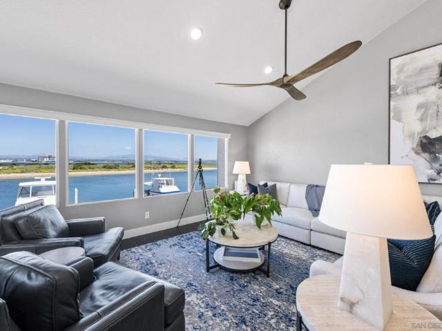 6 E Kingston Ct