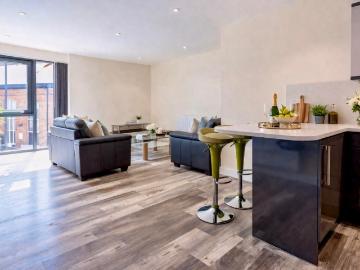 6 Ecco, 3 bedroom, Apartment