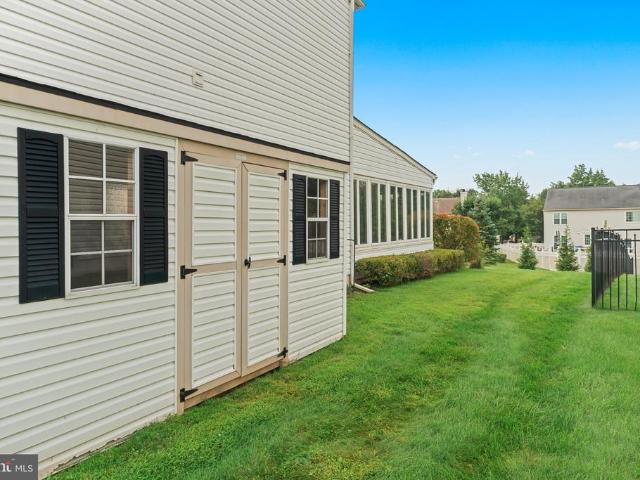 6 Eleanor Way
