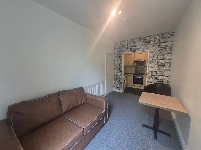 6 Elm Avenue, Nottingham NG3, 2 bed flat to rent, £750 pcm | PrimeLocation