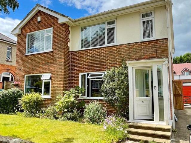 6 Ferncroft Road 3 bed apartment to rent £1,650 pcm £381 pw
