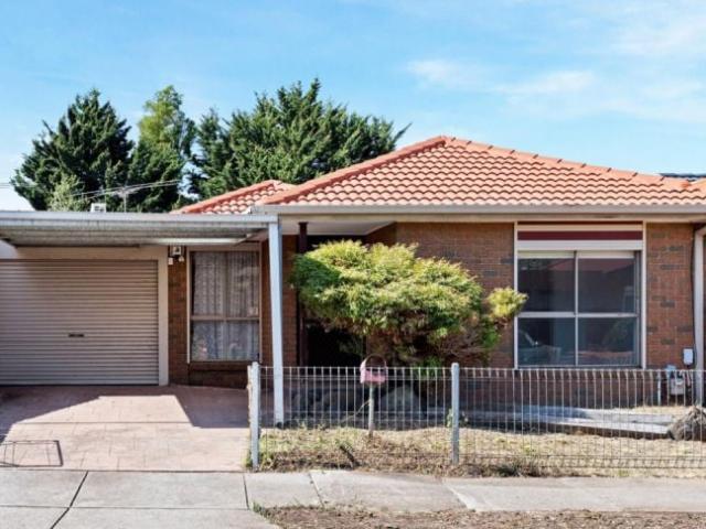 6 Flint Crescent, Delahey