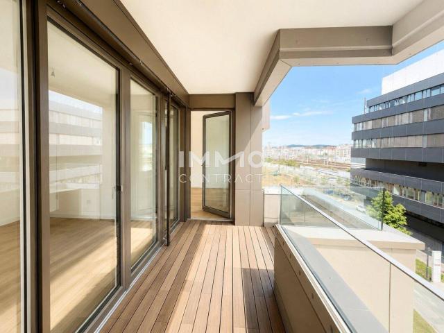 6. Floor: Directly at the main train station Commission free