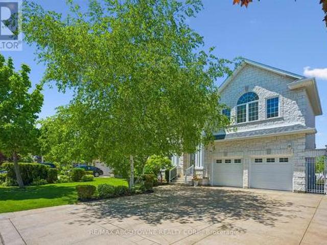 6 Fourseasons Drive, Hamilton, ON, L8E 5Y5 house for sale | Listing ID X13832 | Royal LePage