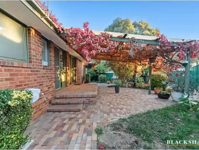 6 Friend Place, Kambah House for rent Listed by Lauren Osztre.