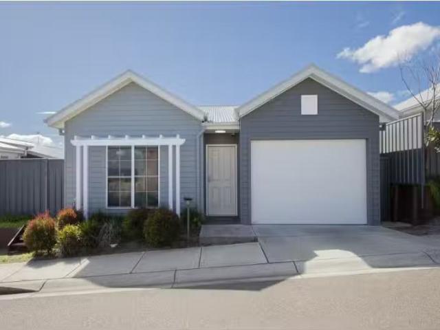 6 Frogmouth Boulevard, ELERMORE VALE House for rent Listed by.
