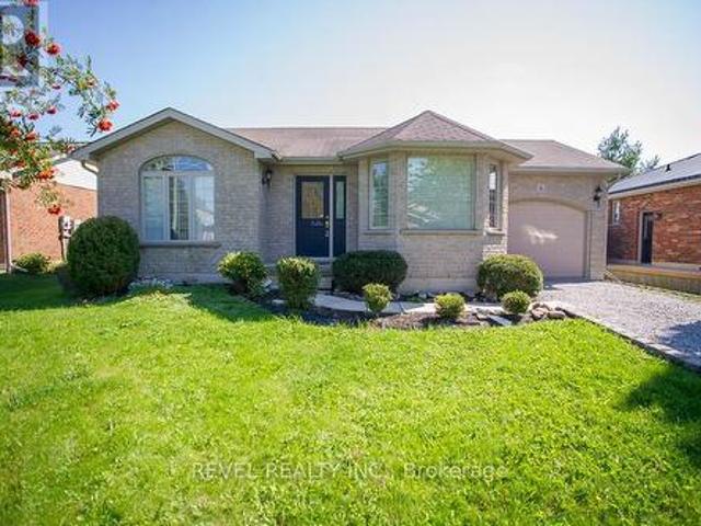 6 Geoffery Road, Norfolk, ON, N0A 1N5 house for lease | Listing ID X13585 | Royal LePage