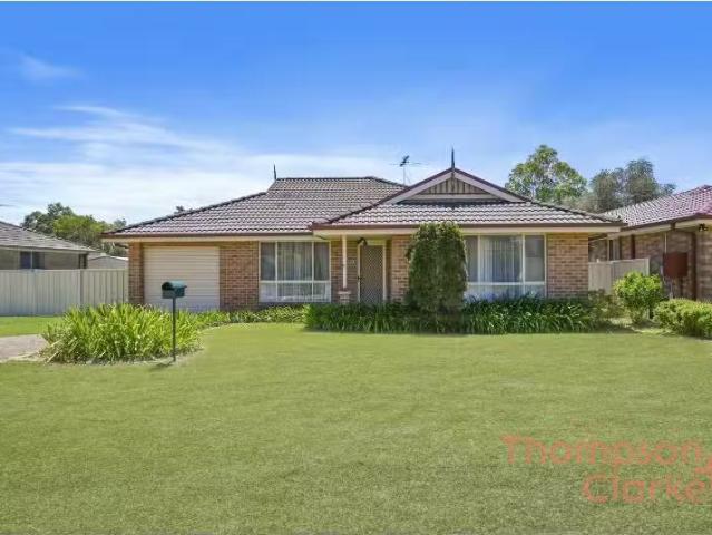 6 Glover Crescent, METFORD House for rent Listed by Chloe Ham.