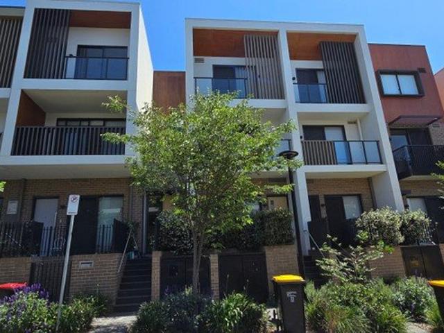 6 Gratwick Mews Edmondson park 3 bedroom Townhouse for renting