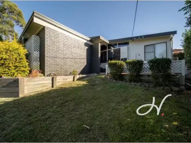 6 Handley Street, Kahibah House for rent Listed by Matthew Wa.