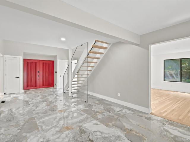 6 Harrows Lane