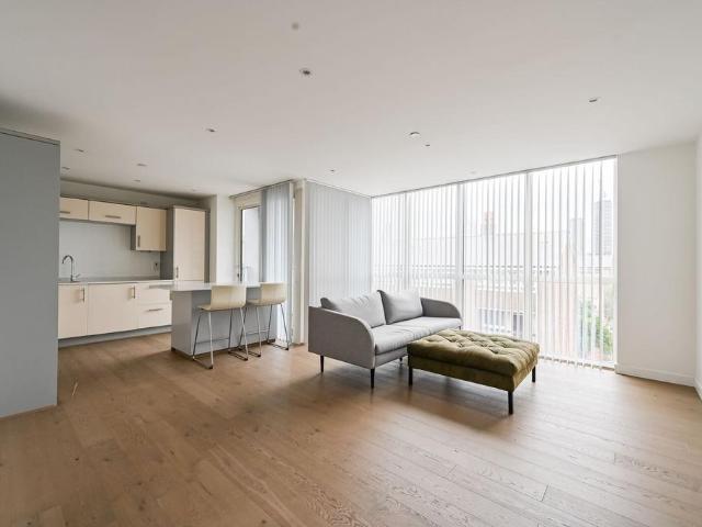 6 Hay Currie Street, Tower Hamlets. 2 bed flat to rent £3,012 pcm £695 pw